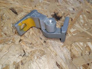 петля двери Volkswagen Passat (USA) 1 поколение 2013, 2.5 л., бензин