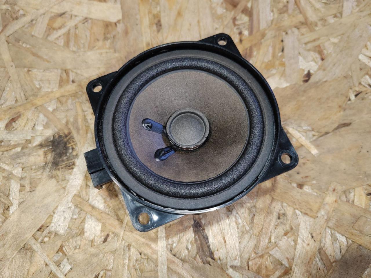 динамик двери Skoda Superb 2 поколение 2011, 2.0 л., дизель, 3T0035411K - фото №1