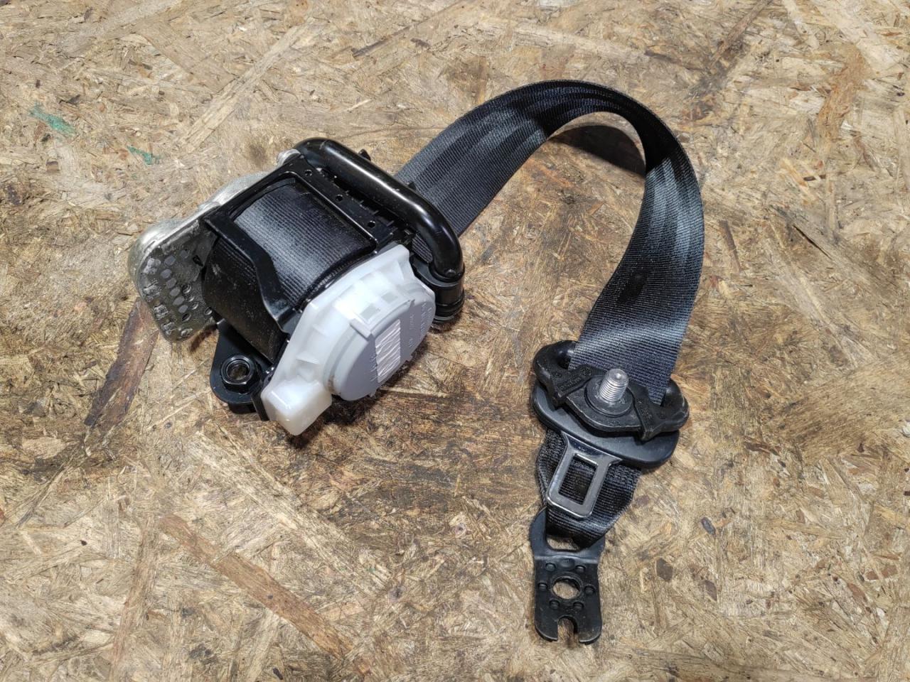 ремень безопасности Skoda Octavia 3 поколение (A7) 2016, 1.4 л., бензин, 5E0857701 - фото №1