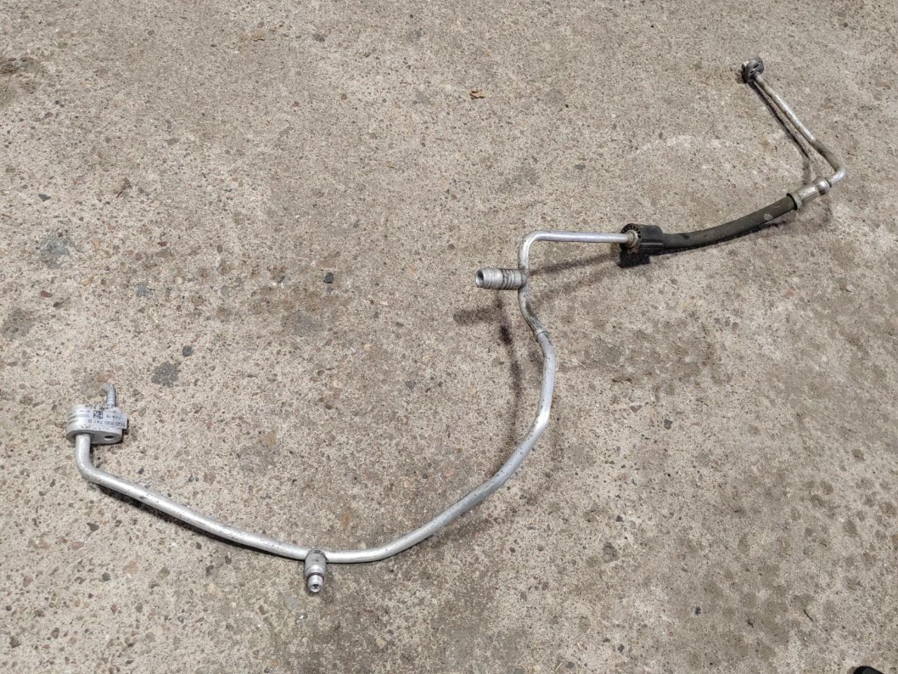 трубка кондиционера Skoda Octavia 3 поколение (A7) 2016, 1.4 л., бензин, 5Q0820741B - фото №1