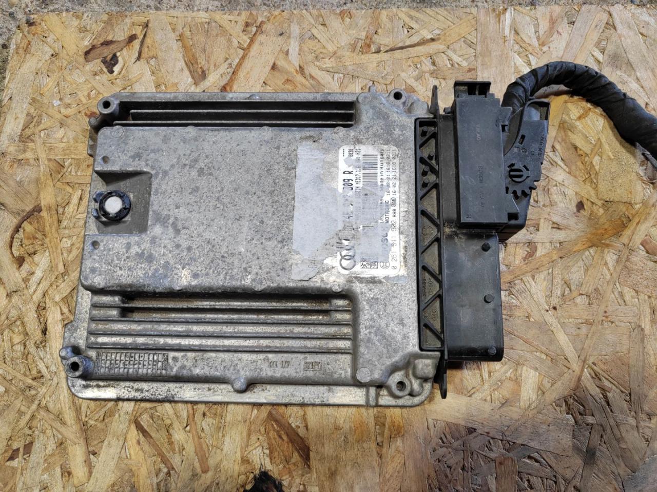 блок управления двигателем Audi A4 B9 2016, 1.4 л., бензин, 04E907309R - фото №1