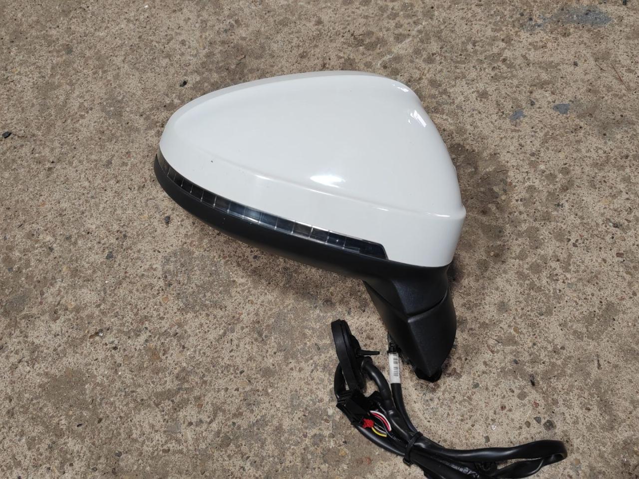 зеркало наружное правое Audi A4 B9 2016, 1.4 л., бензин, 8W2857410 - фото №1