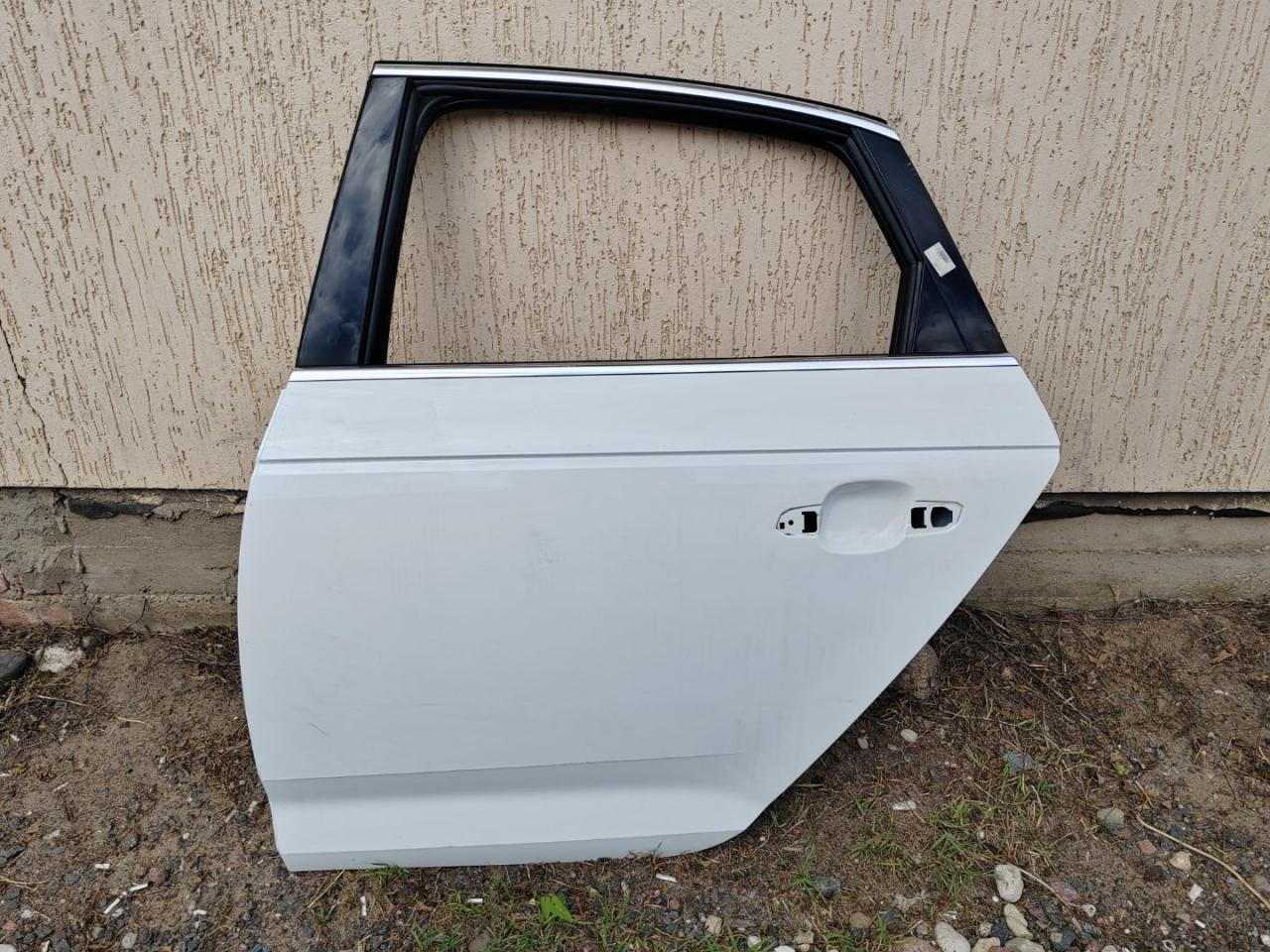 дверь задняя левая Audi A4 B9 2016, 1.4 л., бензин, 8W5833051B - фото №1