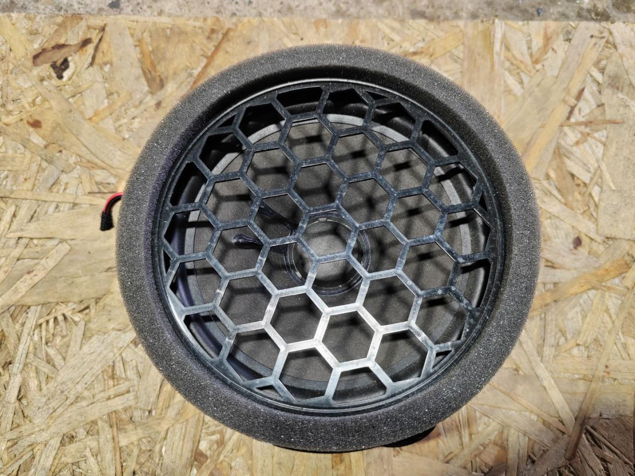 динамик двери Skoda Superb 3 поколение 2019, 2.0 л., бензин, 3V0035411L - фото №1