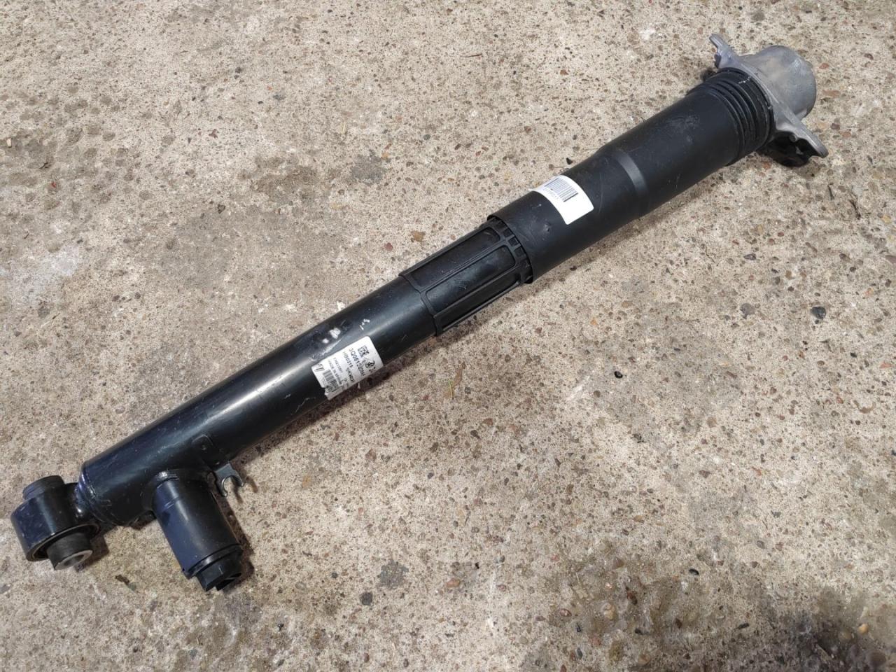 амортизатор задний Skoda Superb 3 поколение 2019, 2.0 л., бензин, 3Q0513045AD - фото №1