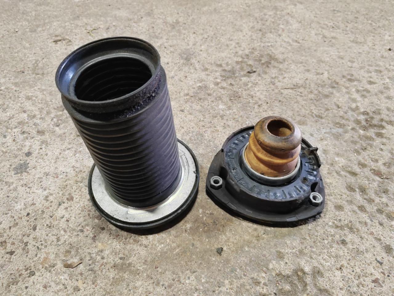 опора амортизатора верхняя (чашка) Skoda Superb 3 поколение 2019, 2.0 л., бензин, 5Q0412331F - фото №1