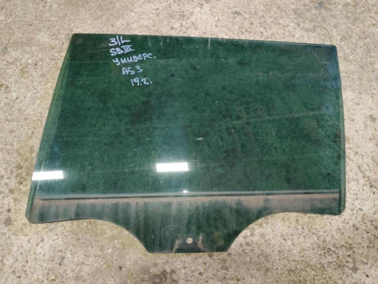 стекло двери задней левой Skoda Superb 3 поколение 2019, 2.0 л., бензин, 3V9845205A - фото №1