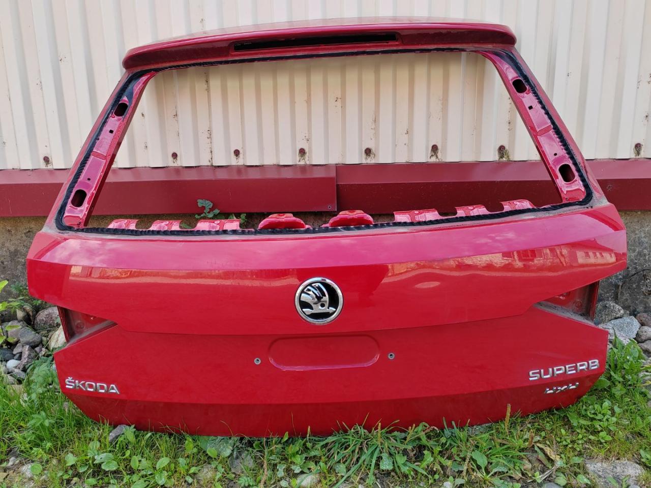 крышка багажника (дверь 3-5) Skoda Superb 3 поколение 2019, 2.0 л., бензин, 3V9827023D - фото №1