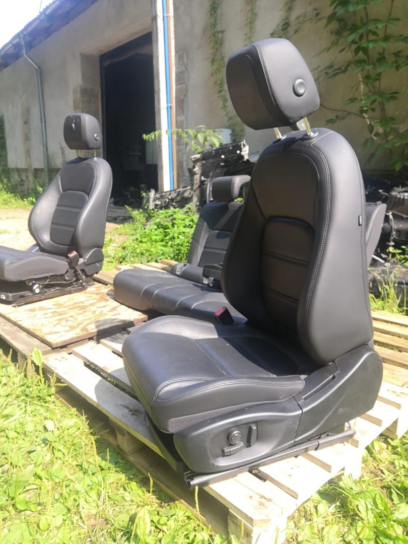 салон (комплект сидений) Jaguar E-Pace 1 поколение 2020, 2.0 л., бензин, АКПП, внедорожник 5 дв. - фото №1