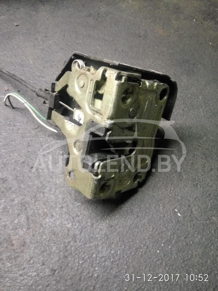 замок двери передней правой Renault Scenic 1 поколение [рестайлинг] 2001, 2.0 л., бензин, МКПП, минивэн