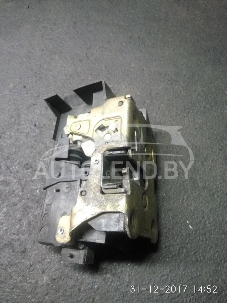 замок двери передней правой Renault Laguna 1 поколение [рестайлинг] 1999, 2.0 л., бензин, МКПП, хетчбэк 5 дв.