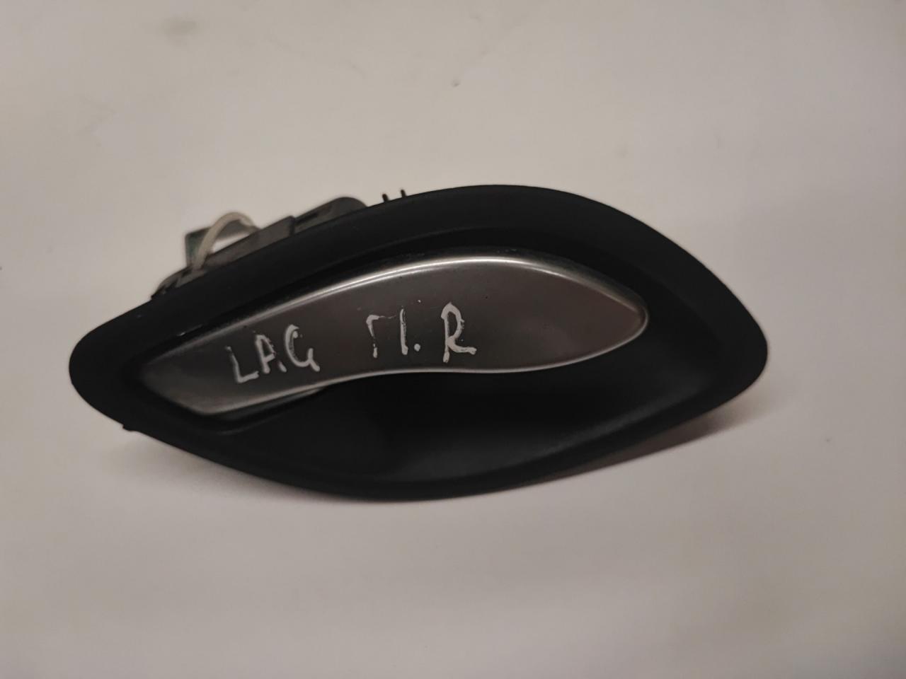 ручка внутренняя передняя правая Renault Laguna 2 поколение 2002, 2.0 л., бензин, МКПП, хетчбэк 5 дв. - фото №1