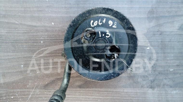 насос гидроусилителя руля Mitsubishi Colt 3 поколение 1992, 1.3 л., бензин, МКПП, хетчбэк 5 дв. - фото №1