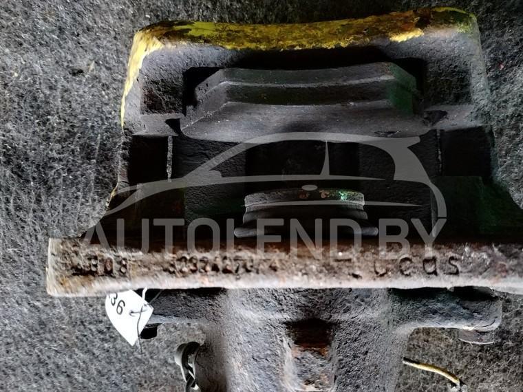 суппорт передний правый Renault Laguna 1 поколение 1995, 1.8 л., бензин, МКПП, хетчбэк 5 дв. - фото №1