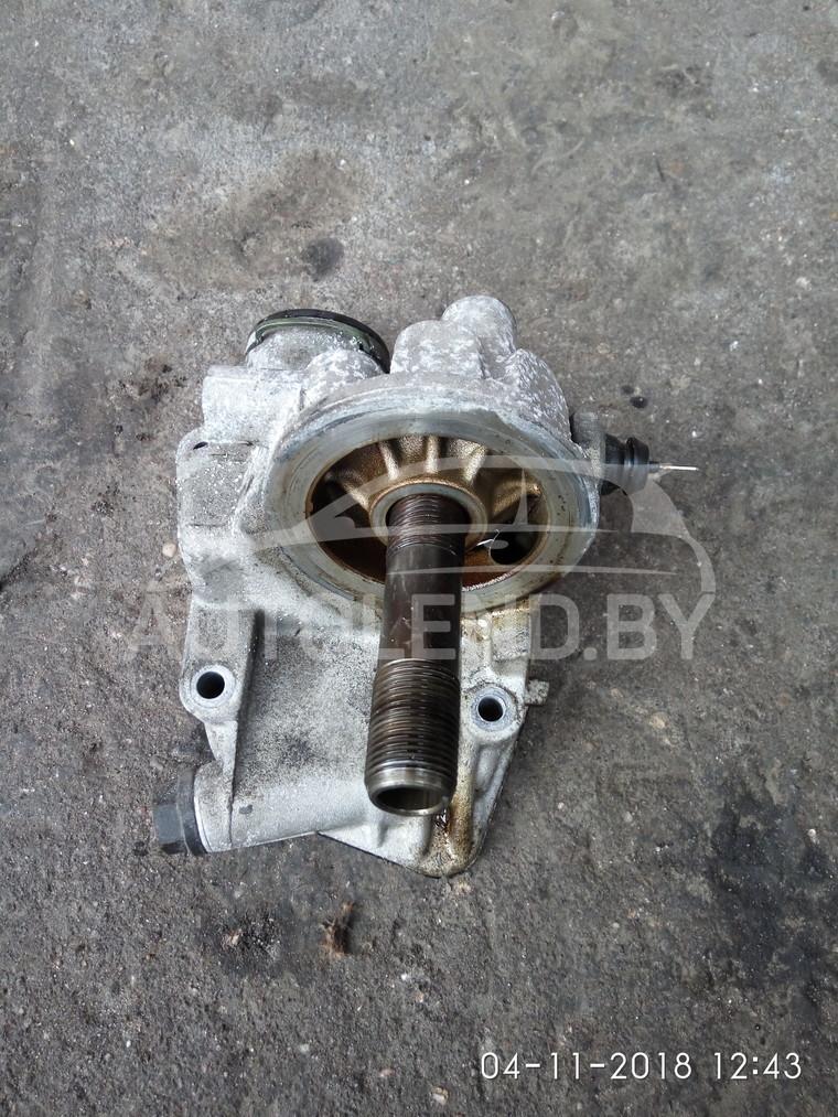 кронштейн масляного фильтра Volkswagen Passat B5 1997, 1.6 л., бензин, МКПП, седан, 06A115417 - фото №1
