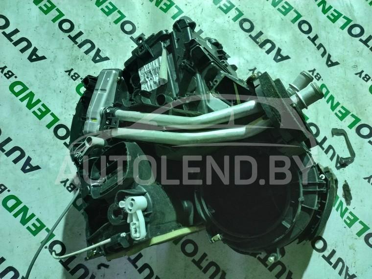 корпус отопителя (печки) Renault Megane 2 поколение 2003, 1.6 л., бензин, МКПП, хетчбэк 5 дв. - фото №1