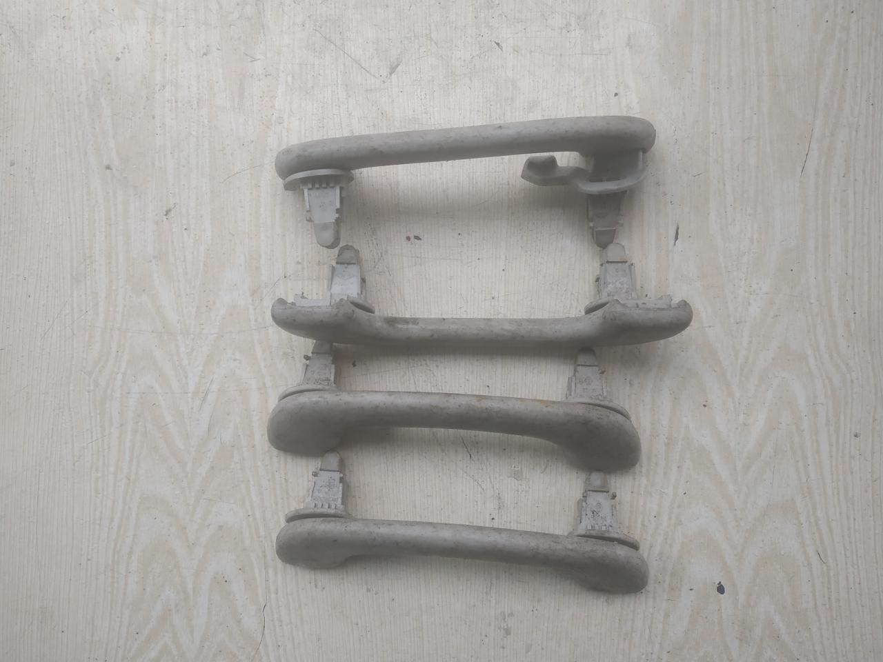 ручка внутренняя Renault Laguna 2 поколение 2003, 1.8 л., бензин, МКПП, хетчбэк 5 дв., 8200000099 - фото №1