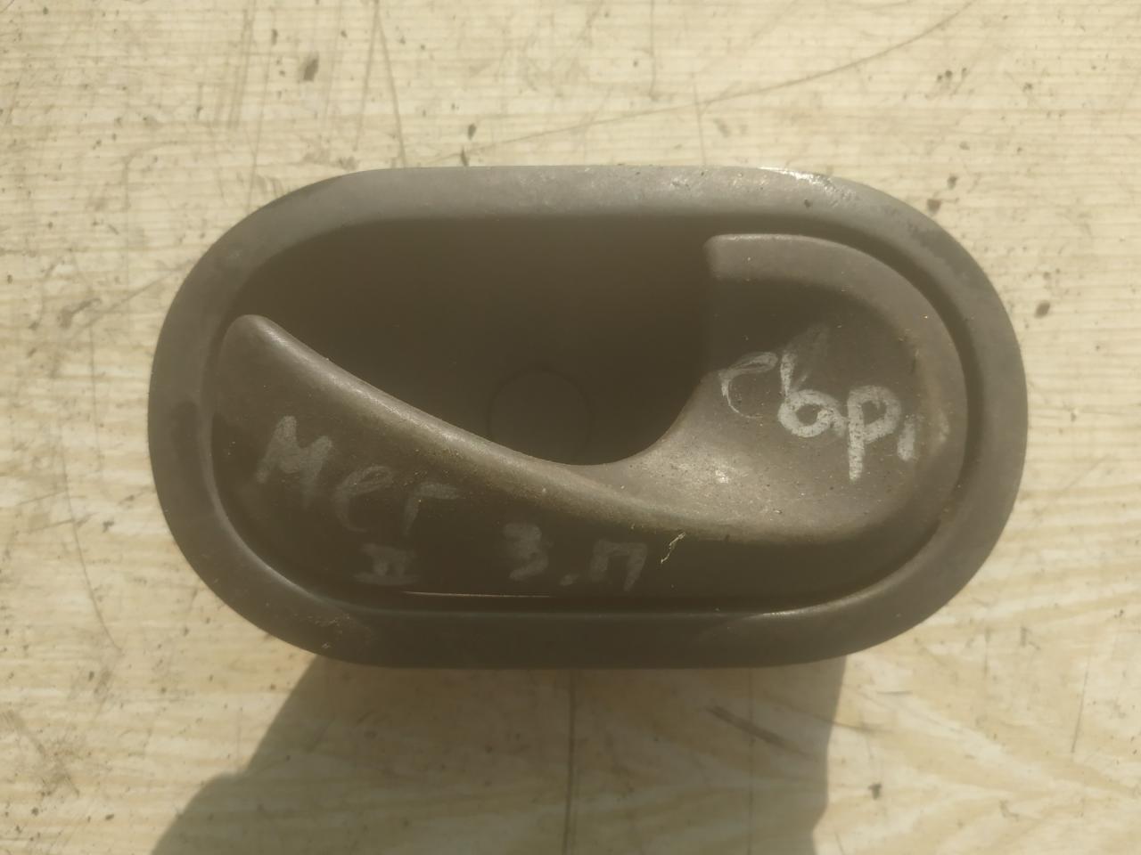 ручка внутренняя задняя правая Renault Megane 2 поколение 2004, 1.6 л., бензин, МКПП, хетчбэк 5 дв. - фото №1