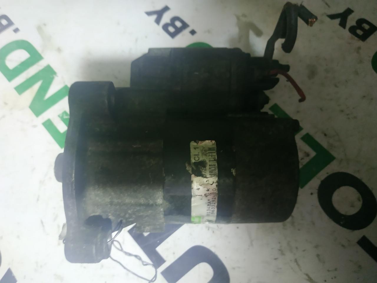 стартер Peugeot 206 1 поколение 2000, 1.0 л., бензин, МКПП, хетчбэк 5 дв., 9633292480 - фото №1
