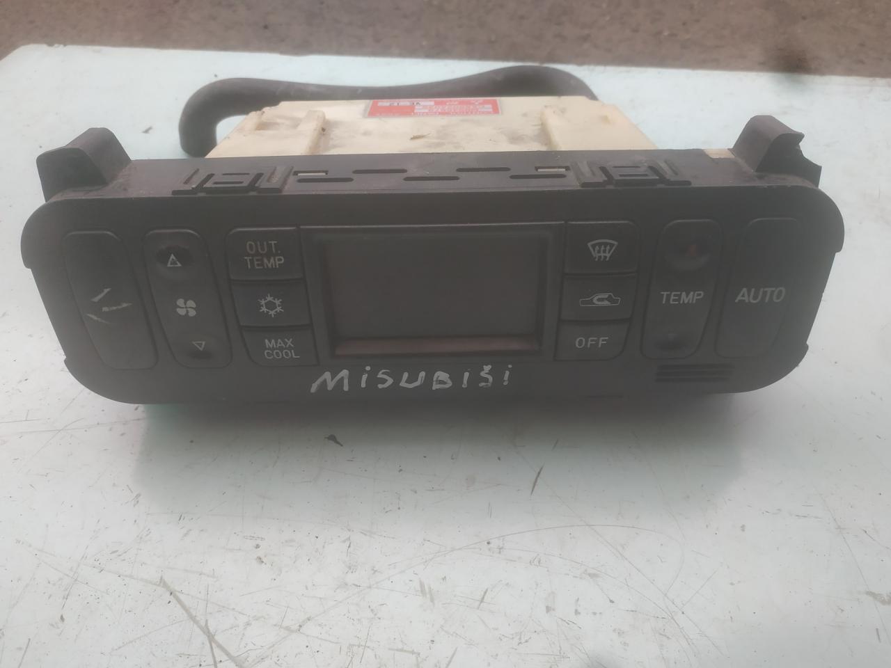 блок управления печки / климат-контроля Mitsubishi Galant 7 поколение 1996, 2.0 л., бензин, МКПП, хетчбэк 5 дв., MB946679 - фото №1