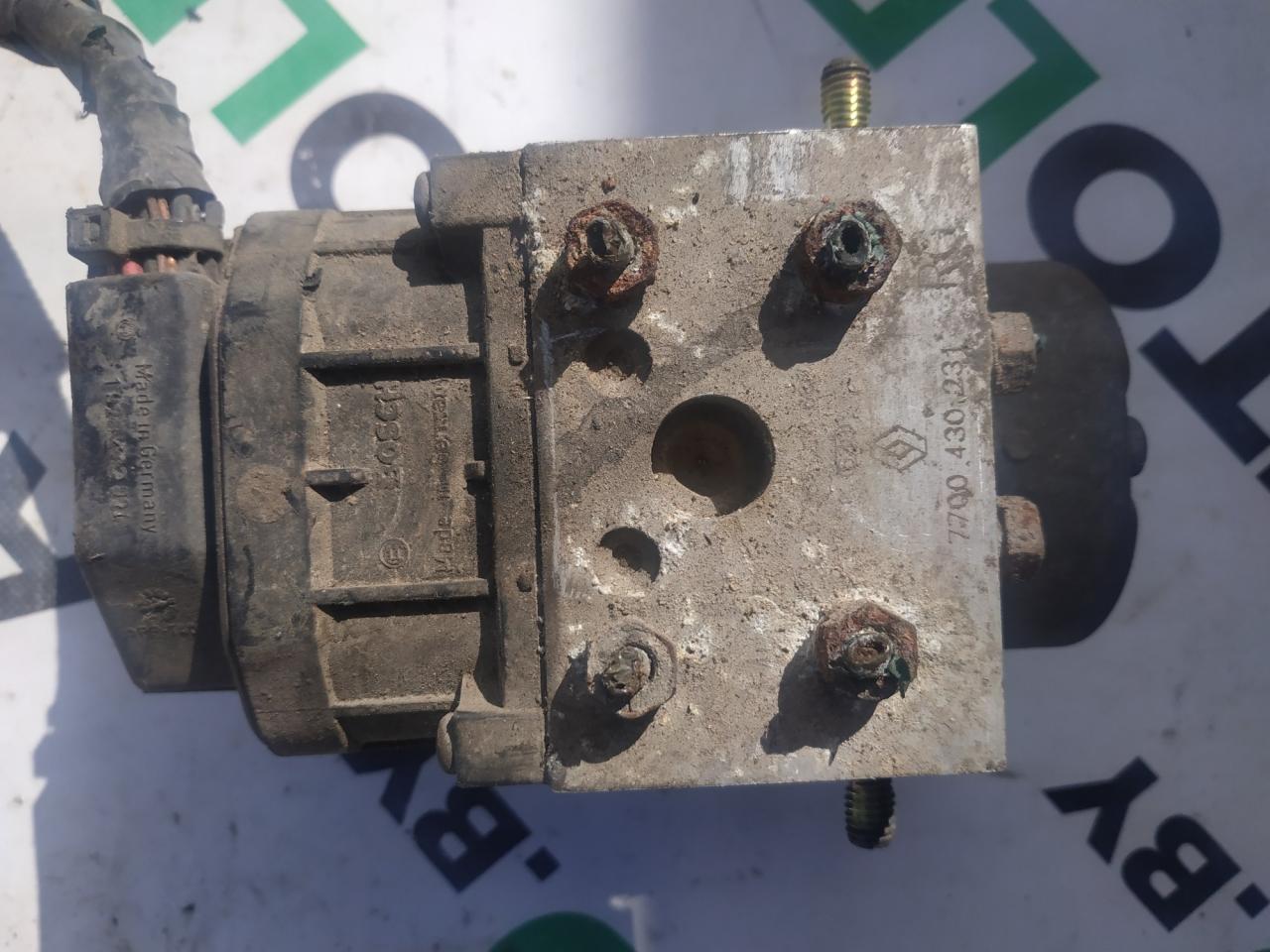 блок ABS Renault Scenic 1 поколение 1999, 1.6 л., бензин, МКПП, минивэн, 0273004395, 7700430231 - фото №1