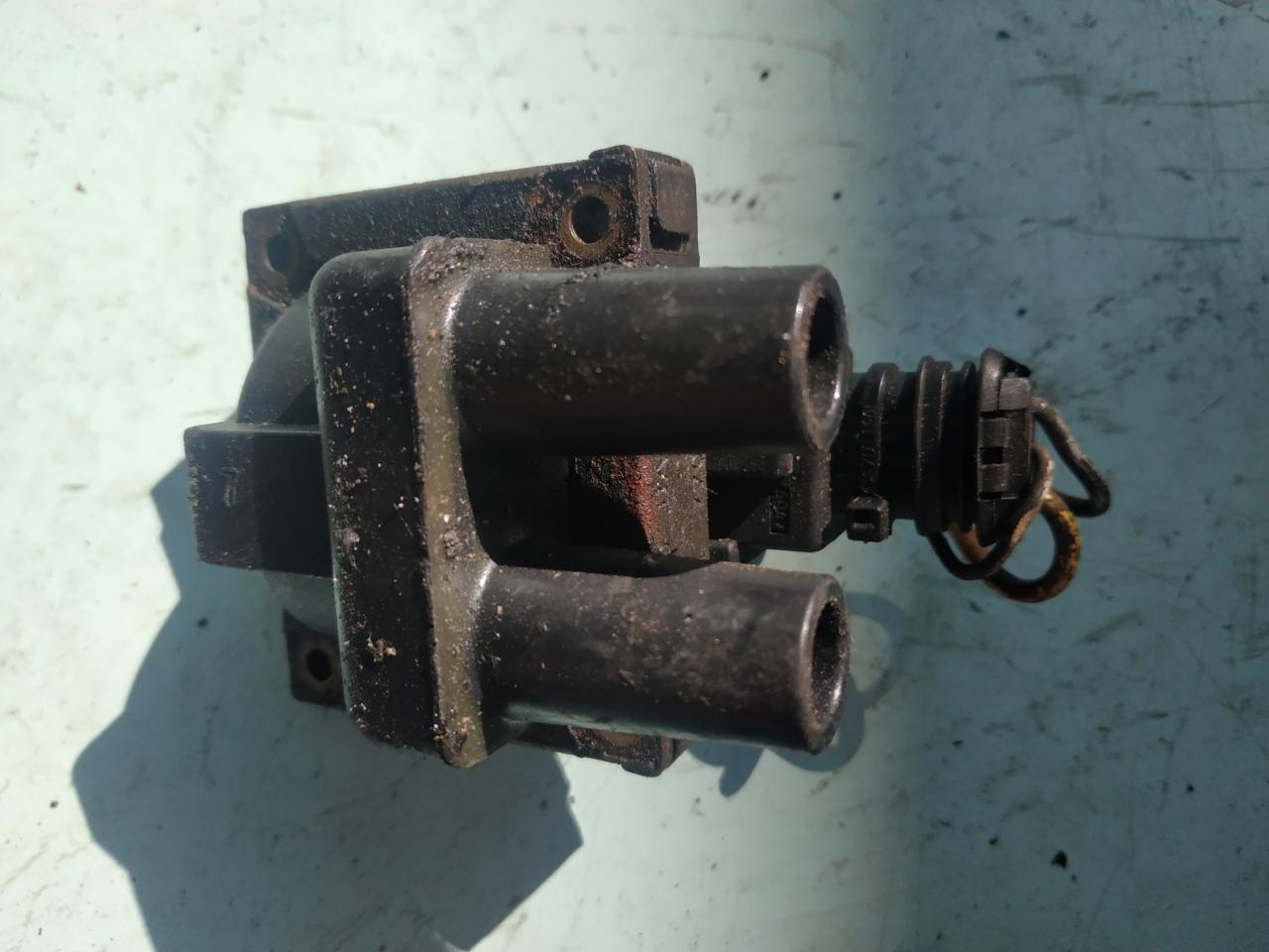 катушка зажигания Renault Scenic 1 поколение 1997, 2.0 л., бензин, МКПП, минивэн, 7700850999 - фото №1