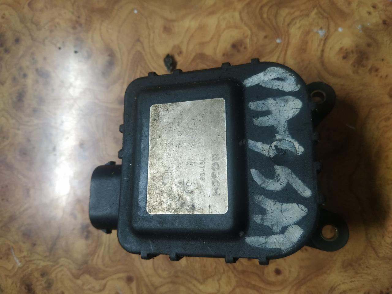 блок управления печки / климат-контроля Volkswagen Passat B3 1993, 1.9 л., дизель, МКПП, универсал - фото №1