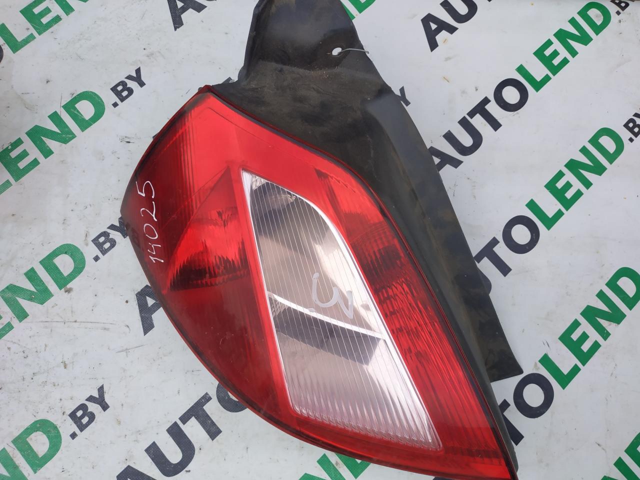 фонарь задний левый Renault Megane 2 поколение 2004, 1.5 л., дизель, МКПП, хетчбэк 5 дв., 8200073236 - фото №1