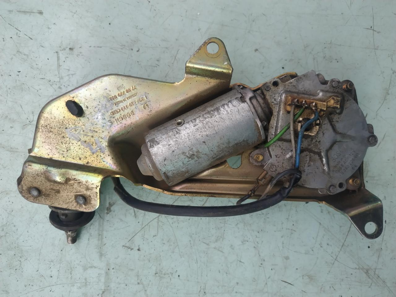 моторчик заднего стеклоочистителя (дворника) Renault Megane 1 поколение 1997, 1.6 л., бензин, МКПП, хетчбэк 5 дв., 0390206415 - фото №1