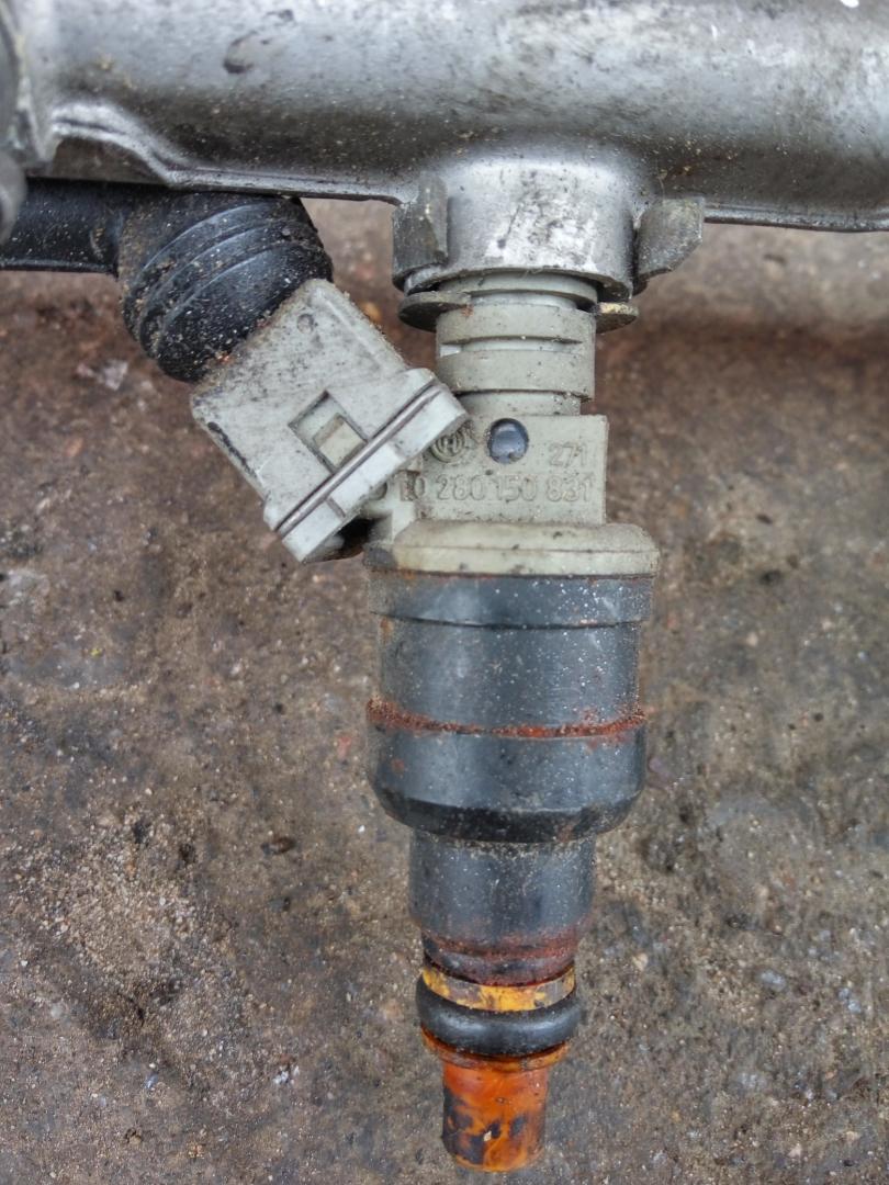 форсунка Renault Safrane 1 поколение 1992, 2.2 л., бензин, МКПП, хетчбэк 5 дв., 0280150831 - фото №1
