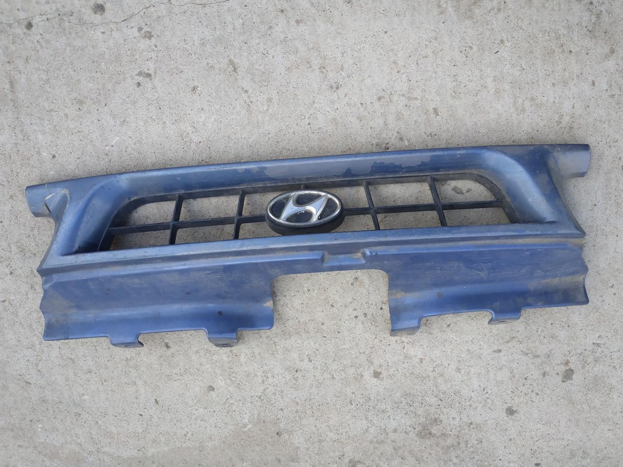 решетка радиатора Hyundai Sonata 2 поколение 1991, 2.0 л., бензин, МКПП, седан - фото №1