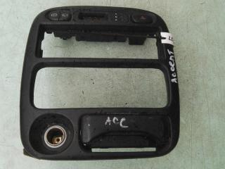 рамка под магнитолу Hyundai Accent 1 поколение (X3) 1996, 1.5 л., бензин, МКПП, хетчбэк 5 дв.