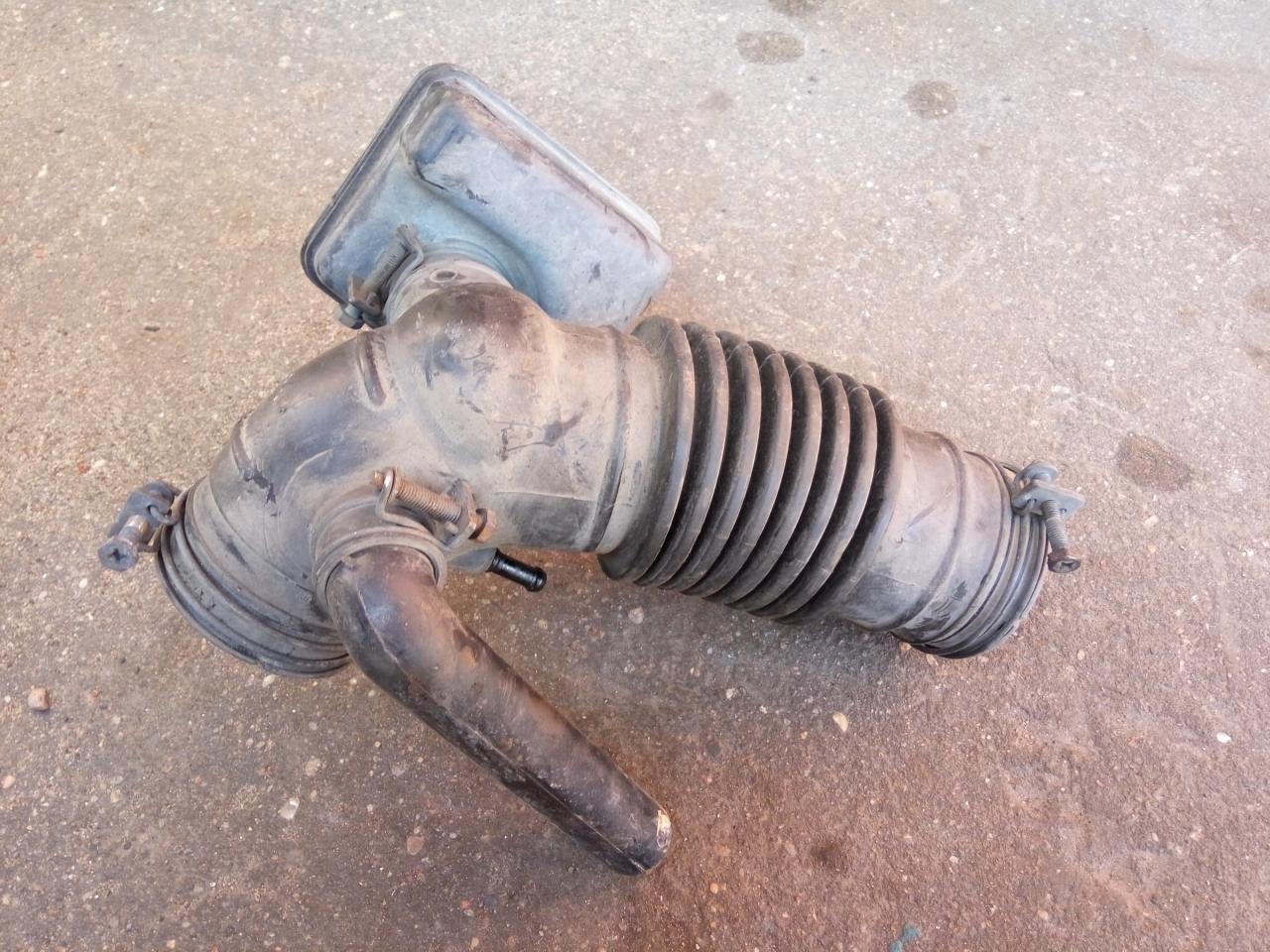 гофра инжектора Hyundai Trajet 1999, 2.0 л., бензин, МКПП, минивэн, 28138-38500 - фото №1