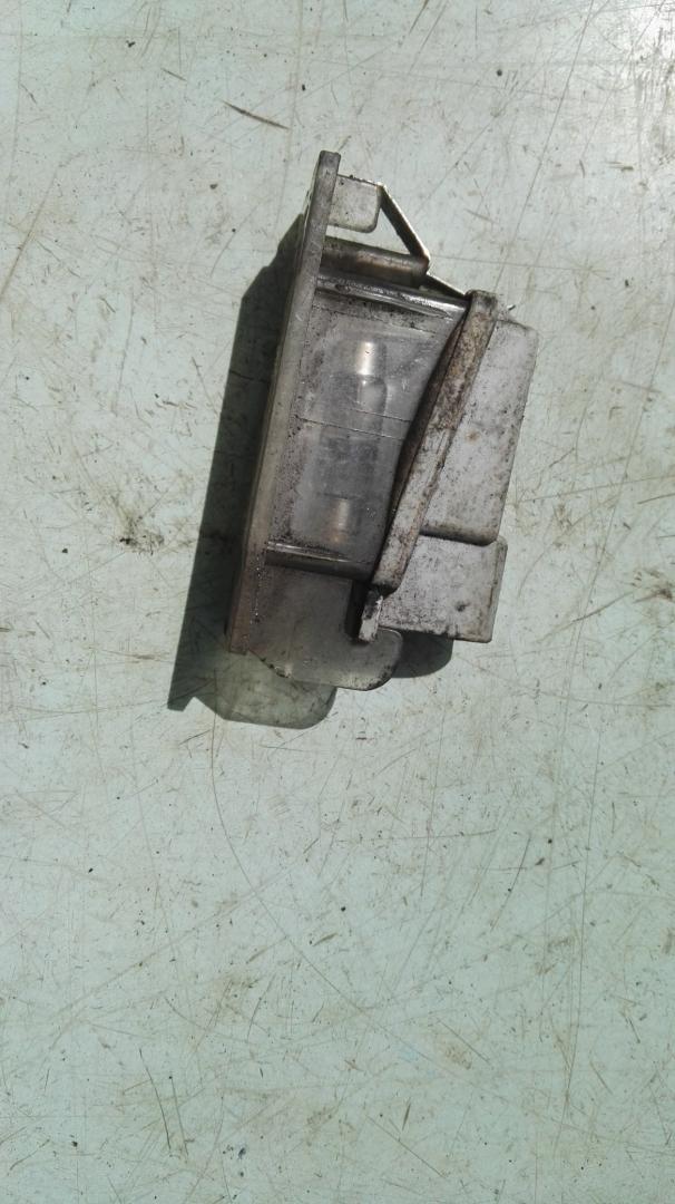 подсветка номера Renault Laguna 2 поколение 2003, 1.9 л., дизель, МКПП, хетчбэк 5 дв., 7700796163 - фото №1