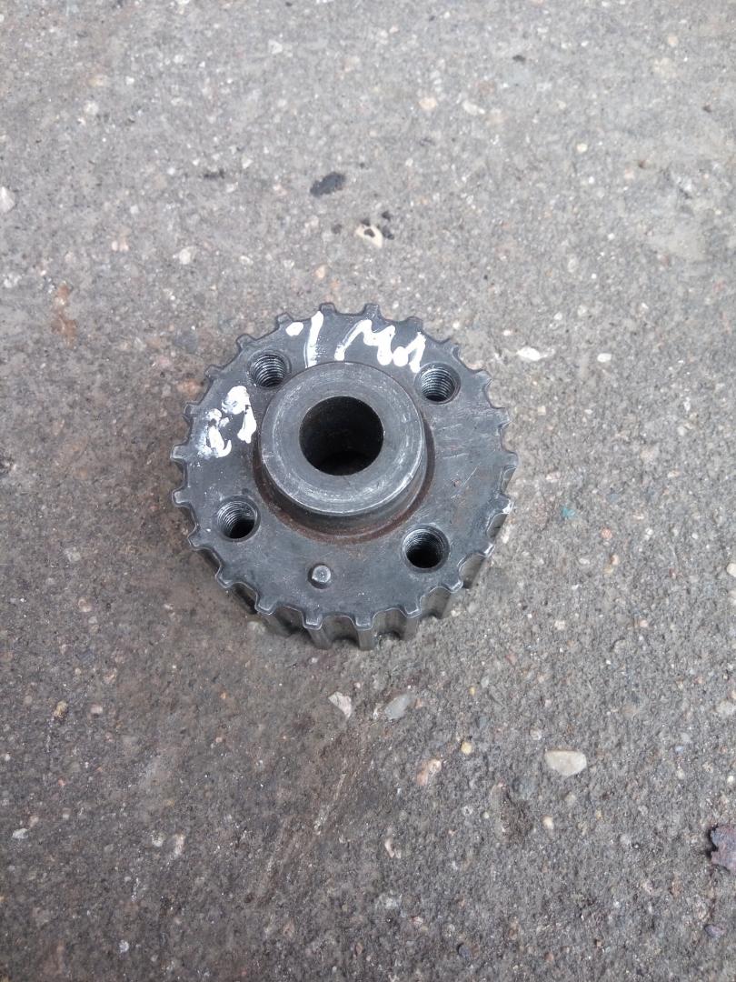 шестерня (звездочка) коленвала Volkswagen Passat B3 1993, 1.6 л., дизель, МКПП, седан, 068105263C - фото №1