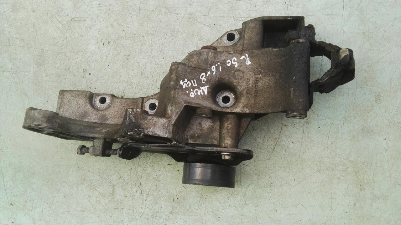 кронштейн (крепление) Renault Scenic 1 поколение 1998, 1.6 л., бензин, МКПП, минивэн, 7700272973 - фото №1
