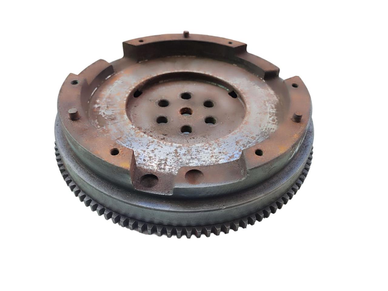 маховик Mitsubishi Galant 6 поколение 1991, 1.8 л., дизель, МКПП, хетчбэк 5 дв. - фото №1