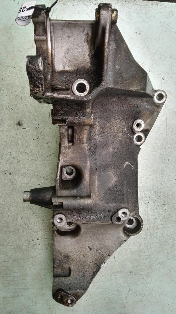 кронштейн (крепление) Renault Laguna 2 поколение 2004, 1.9 л., дизель, МКПП, хетчбэк 5 дв., 8200183234 - фото №1
