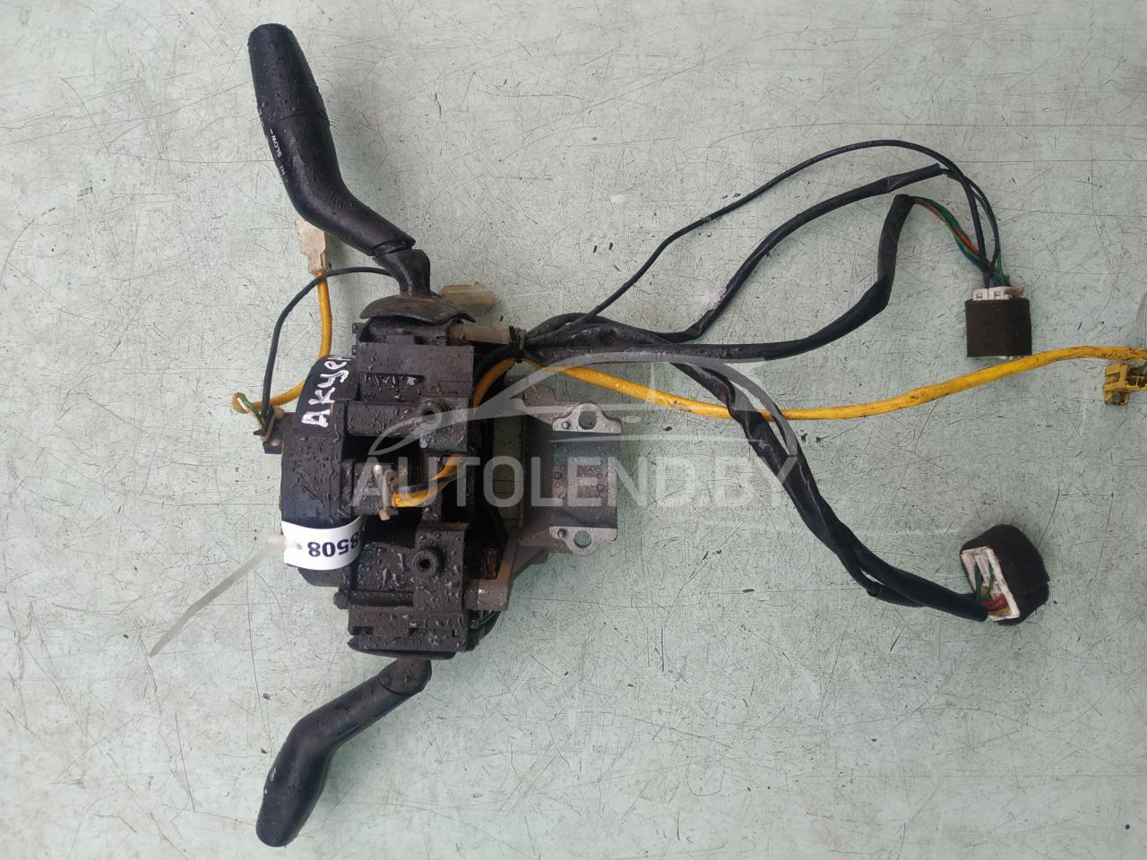 переключатель подрулевой (стрекоза) Hyundai Accent 1 поколение (X3) 1996, 1.5 л., бензин, МКПП, хетчбэк 5 дв. - фото №1