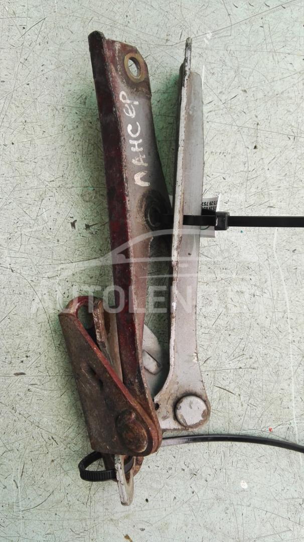 петля капота Mitsubishi Lancer 4 поколение 1991, 1.5 л., бензин, МКПП, хетчбэк 5 дв.