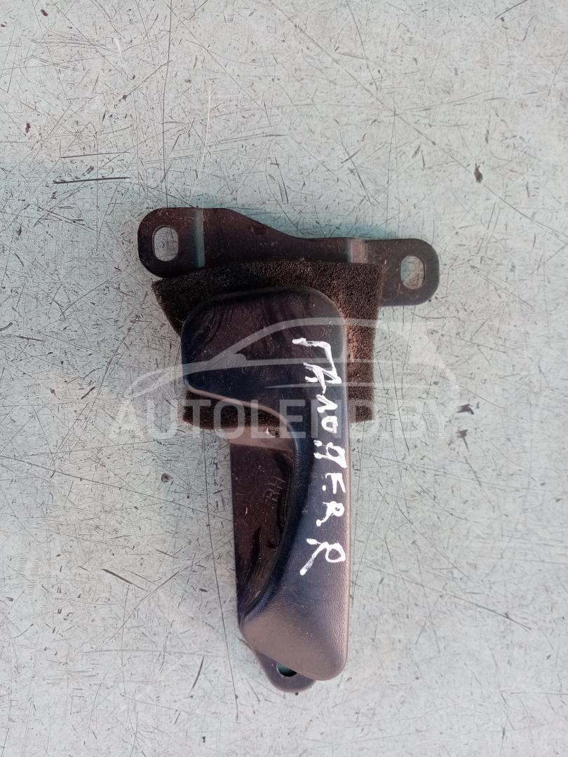 ручка внутренняя передняя правая Hyundai Galloper 2 поколение 1998, 2.5 л., дизель, МКПП, минивэн - фото №1