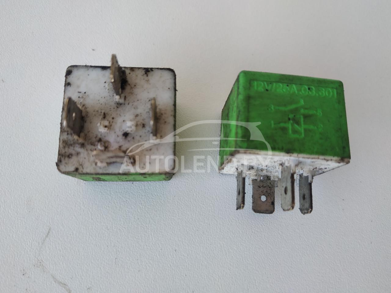 реле (прочие) Citroen C5 1 поколение 2001, 1.8 л., бензин, МКПП, хетчбэк 5 дв., 03601 - фото №1