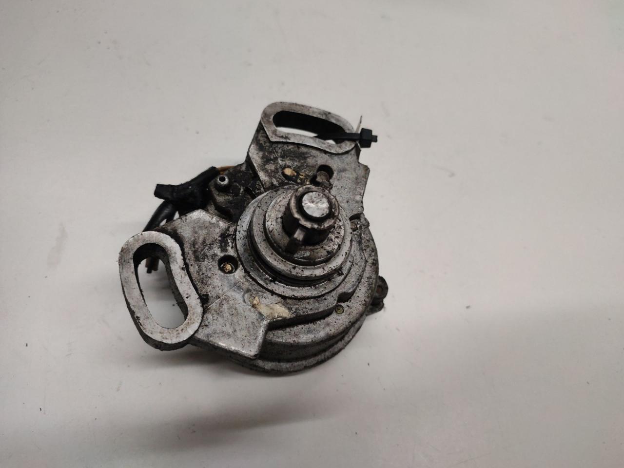 датчик распредвала Hyundai Sonata Y3 1994, 2.0 л., бензин, МКПП, седан, 3931033010 - фото №1