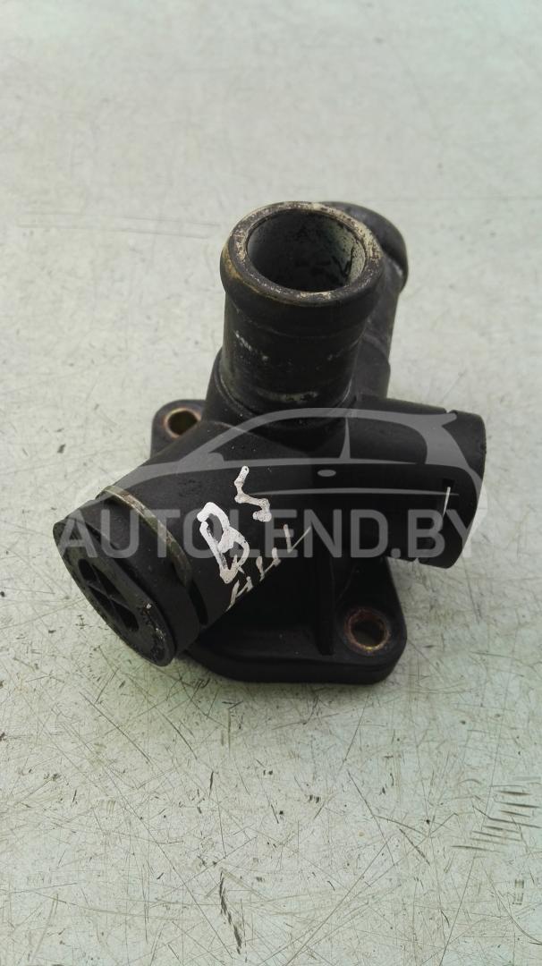 патрубок (трубопровод, шланг) Volkswagen Passat B5 1997, 1.6 л., бензин, МКПП, седан, 050121133C - фото №1