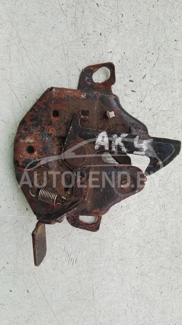 замок капота Hyundai Accent 1 поколение (X3) 1996, 1.5 л., бензин, МКПП, хетчбэк 5 дв. - фото №1