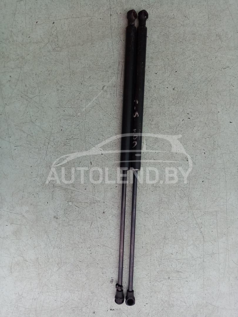амортизатор капота Citroen C5 1 поколение 2002, 1.8 л., бензин, МКПП, седан - фото №1