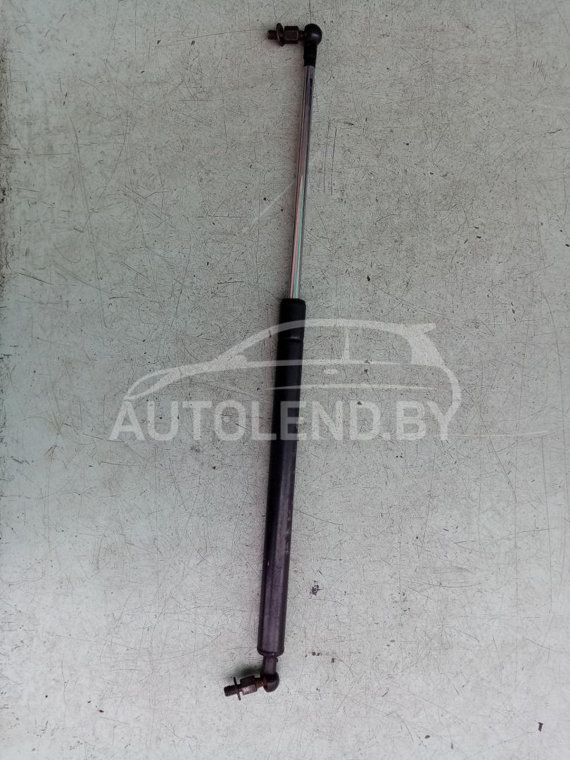 амортизатор крышки багажника (3-5 двери) Hyundai Accent 1 поколение (X3) 1996, 1.5 л., бензин, МКПП, хетчбэк 5 дв. - фото №1