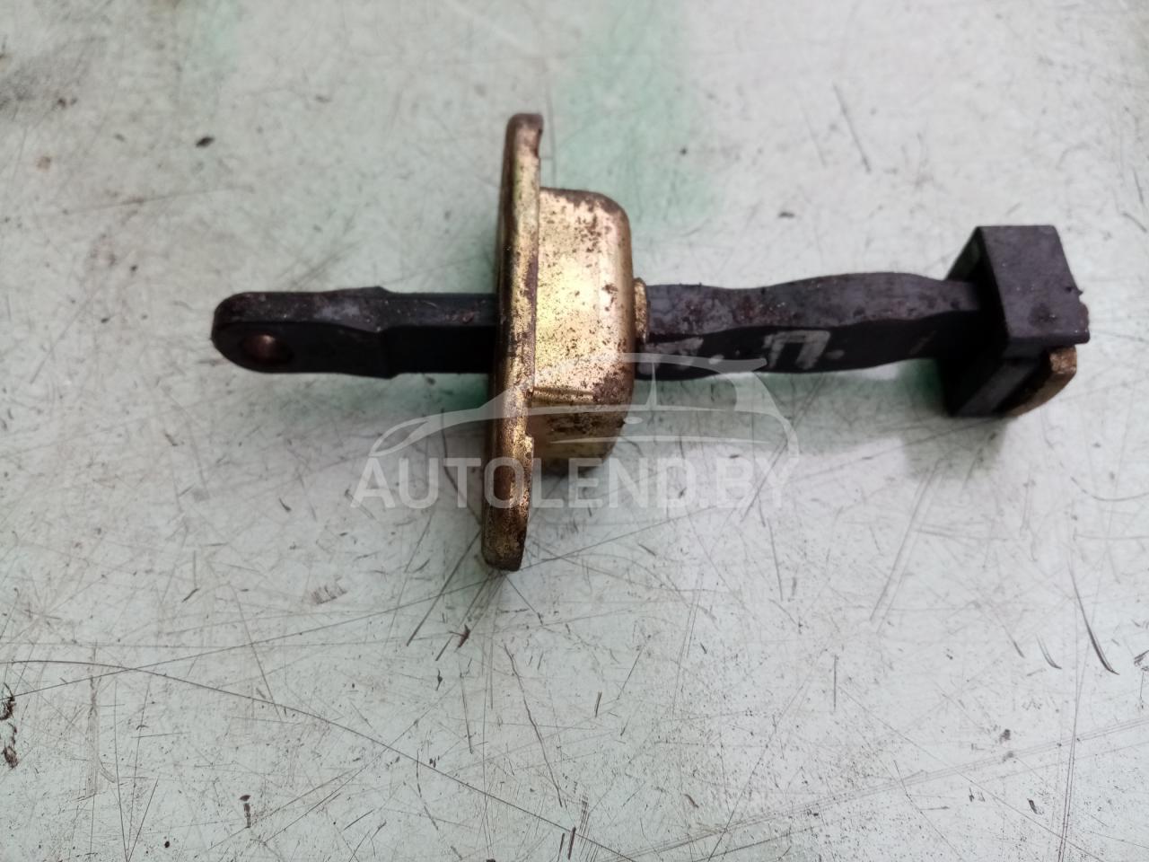 ограничитель открывания двери Mitsubishi Space Wagon 2 поколение (Typ N30/N40) 1997, 2.0 л., дизель, МКПП, минивэн - фото №1