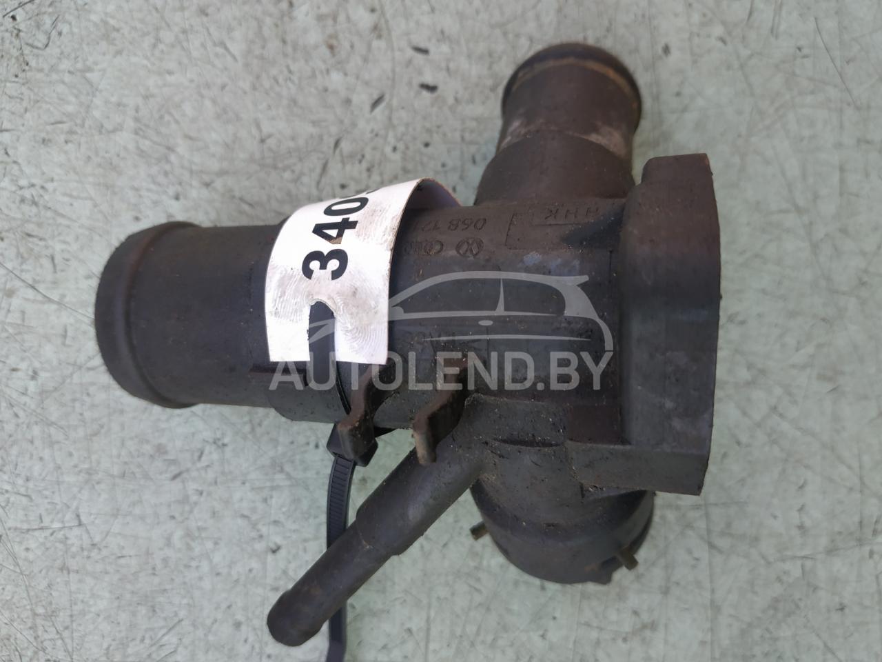 патрубок (трубопровод, шланг) Volkswagen Passat B4 1994, 1.9 л., дизель, МКПП, универсал, 068121133AE - фото №1