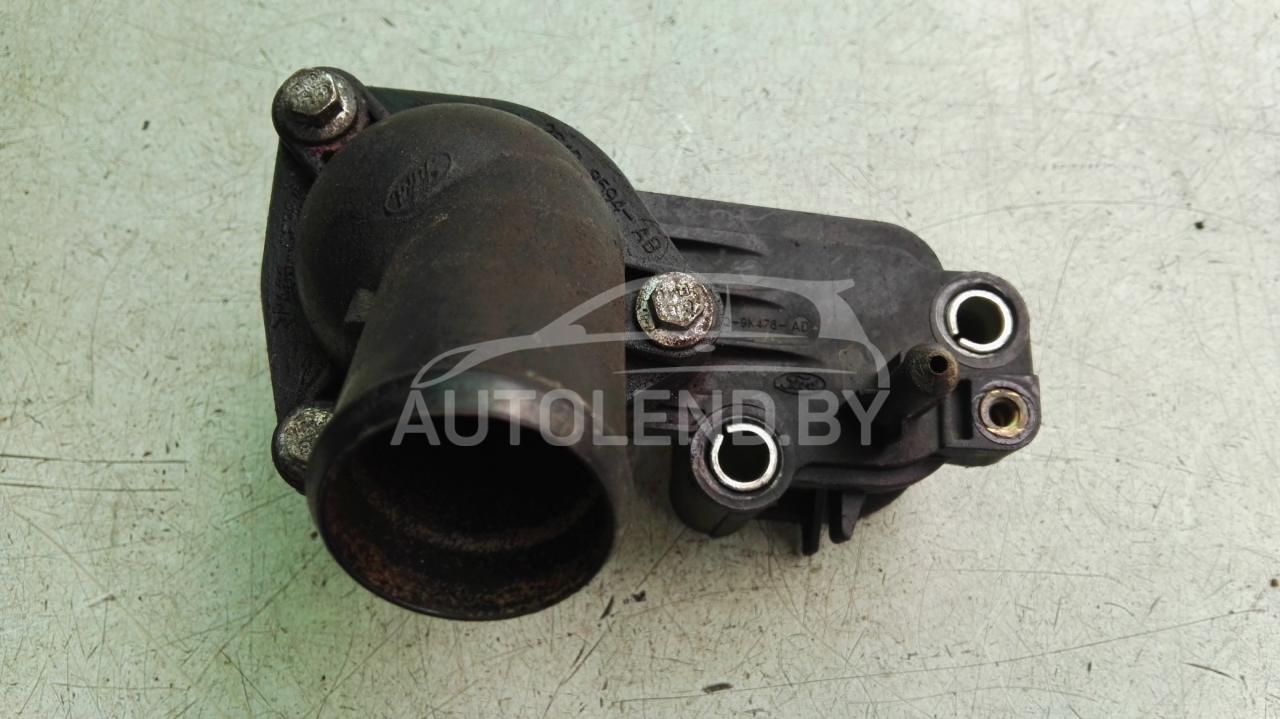 корпус термостата Ford Focus 2 поколение 2006, 1.8 л., дизель, МКПП, хетчбэк 5 дв., C8WOA - фото №1